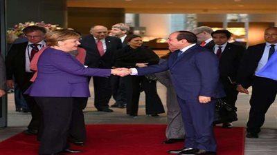 السيسي يلتقي أنجيلا ميركل بدار المستشارية في برلين (صور)
