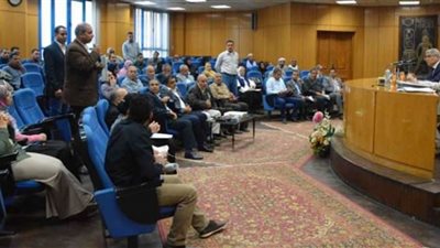 شكاوي المواطنين على مائدة محافظ المنيا تمهيدًا لحلها