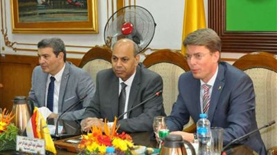 رئيس جامعة المنيا يلتقي بالوفد الألماني لمدينة وجامعة هيلدسهايم