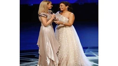 هند صبري تهنئ منة شلبي بجائزة فاتن حمامة على طريقتها الخاصة