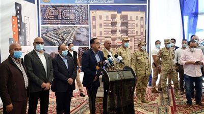 مدبولي يشيد بالمشروعات القومية الكبرى التي تنفذها الدولة على مدار الساعة