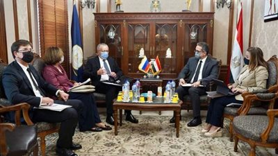 مصر تبحث سبل تنشيط السياحة مع روسيا