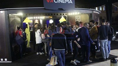 إقبال جماهيري على مهرجان القاهرة السينمائي في يومه الأول (صور)