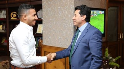 وزير الرياضة يكرم كيشو بعد حصوله على ذهبية العالم تحت 23 عاما