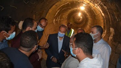 محافظ القليوبية يتفقد مشروعات بنها وشبرا الخيمة
