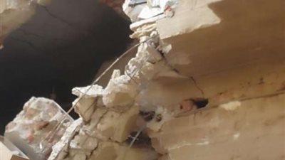 بسبب السيول وسوء الطقس.. انهيار سقف منزل على سكانه بـ أسوان أصاب 6 أشخاص