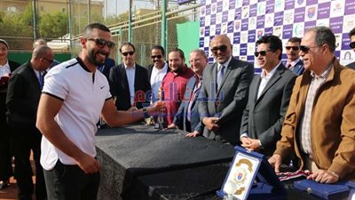 أشرف صبحي يشهد ختام بطولة إفريقيا للتنس الأرضي للناشئين بنادي الزهور