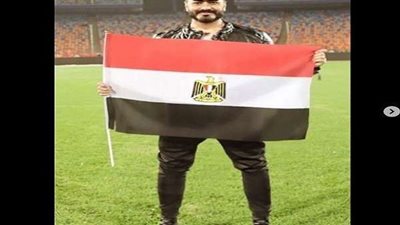 شاهد.. تامر حسني يشعل حماس الجماهير المتواجدة في  ختام كأس الأمم الإفريقية