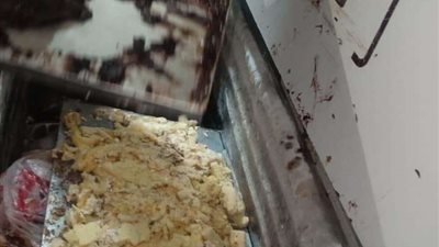 ضبط مصنع حلويات لإنتاج 