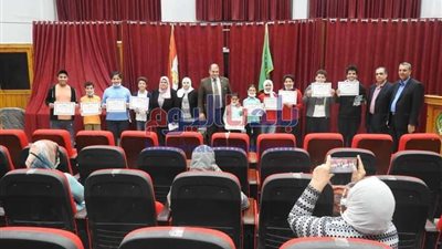 تعليم المنوفية تكرم الطلاب المشاركين في المسابقة الدولية 