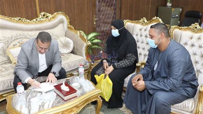 محافظ المنوفية يستقبل والد 