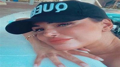 إطلالها جذابة لـ دارين حداد بالأحمر الناري