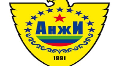 ضم صامويل إيتو سابقا.. السلطات الروسية تصادر سيارات نادي آنجي الروسي