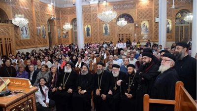 تكريم متدربي المرحلة الثانية من برنامج البابا تواضروس للتعليم الكنسي بالمنوفية (صور)