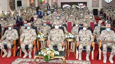 رئيس أركان القوات المسلحة يشهد المرحلة الرئيسية لمشروع مراكز القيادة الخارجي 