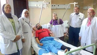 إصابة 7 أشخاص إثر انقلاب ميكروباص بمصرف على طريق طلخا