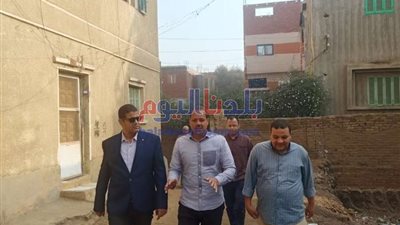 رئيس مدينة أشمون يتابع مشروعات حياة كريمة برملة الانجب وشما