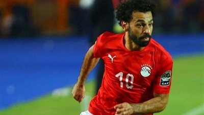 ميدو يكشف سبب تنازل فتحي عن شارة القيادة لمحمد صلاح