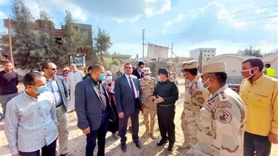 محافظ البحيرة ومساعد رئيس الاركان يتفقدان المشروعات بمبادرة 