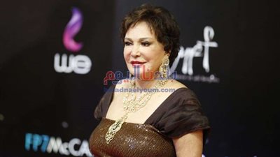 نجمات الفن داخل عرض فيلم 