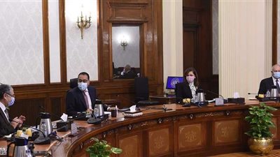 رئيس الوزراء يستعرض رؤية المنطقة الاقتصادية لقناة السويس