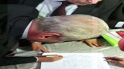 سامح عاشور يدلي بصوته في عمومية المحامين