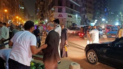 حي السيدة زينب يتابع مواعيد غلق وفتح المحال التجارية