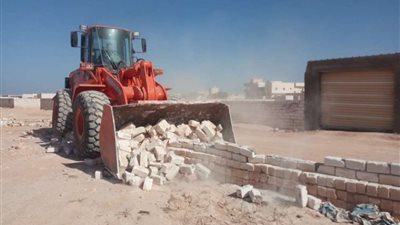 رئيس مدينة مرسي مطروح: 51 قرار إزالة على أراضي الدولة بمساحة  85 فدان في الموجة الـ14