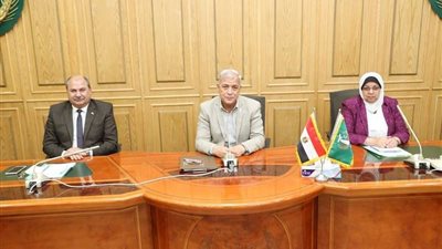 المنوفية تشارك مجموعة عمل من شباب المحافظة لرفع كفاءة الطرق