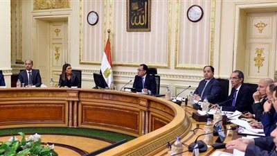 رئيس الوزراء يستعرض خطوات تيسير الإفراج الجمركي عن البضائع بالموانئ