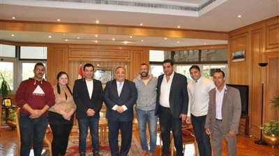 إيهاب توفيق يحيي حفلا غنائيا بجامعة حلوان (صور)