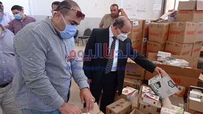 التموين تنقذ أهالي بولاق أبو العلا من 6 طن مواد غذائية فاسدة
