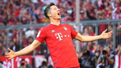 ليفاندوفيسكي يقود بايرن ميونخ أمام النجم الأحمر بدوري أبطال أوروبا