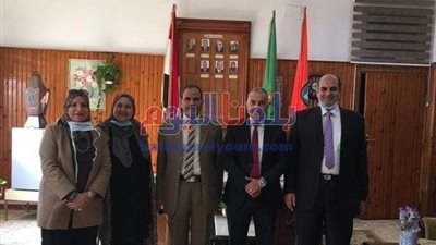 مركز تعليم الكبار يعقد لقاء توعوي لطلاب كليتى الاقتصاد المنزلي و الإعلام