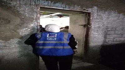 بالصور.. تسليم الكراتين الغذائية لمساعدات متضرري أسوان