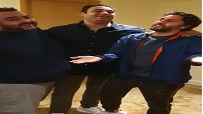 على طريقتهم الخاصة.. أكرم حسني وهشام وشيكو يهنئون خالد الصاوى في عيد ميلاده