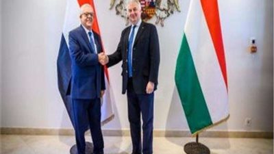 رئيس مجلس النواب يصل القاهرة بعد زيارة رسمية إلى المجر