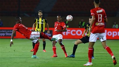 الأهلي يتصدر جدول الدوري بعد فوز صعب على المقاولون العرب