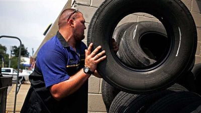اهرب من المخالفات.. الأرقام دليلك لمعرفة صلاحية إطار السيارة