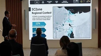 اقتصادية قناة السويس تعرض الصناعات المستهدفة في موانئ دبي