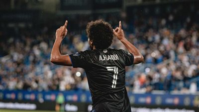 يعمل في صمت.. المحترف أحمد حمدي يتوج بأول بطولاته مع مونتريال الكندي