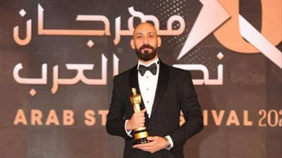 بعد جائزة الدولة التقديرية.. حازم تركي أفضل طبيب عربي بمهرجان نجم العرب