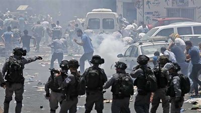 إصابة 77 فلسطينيا في مواجهات مع قوات الاحتلال