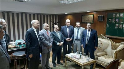 عاشور يلتقي رئيسي محكمتي جنوب القاهرة وحلوان وخدمات لمحامي الفرعيتين