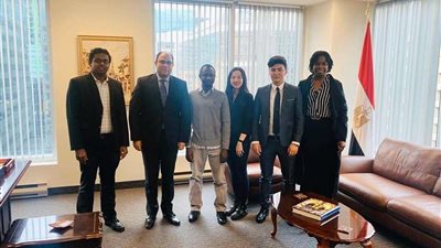 سفير مصر في كندا يلتقي المشاركين بمنتدى شباب العالم