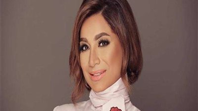 بسمة وهبه تثير الجدل  بسبب وشم على الوجه عبر إنستجرام (صور)