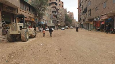 محافظ الجيزة يتابع تنفيذ الخطه الاستثمارية لرصف الطرق بالمحافظة