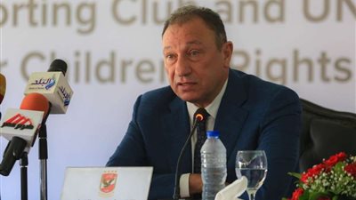 الخطيب يطمئن على بعثة الأهلي في تونس