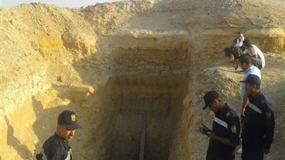 نيابة عابدين تحتجز 3 أشخاص لاتهامهم بالتنقيب أسفل احد المنازل