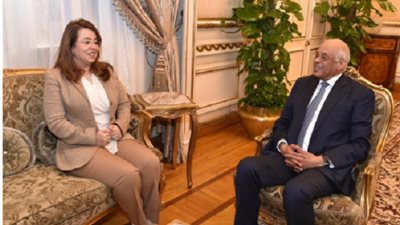 رئيس مجلس النواب يهنئ وزيرة التضامن بمنصبها الجديد (صور)